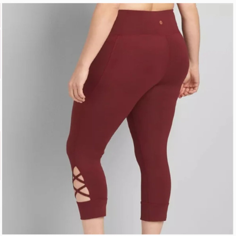 LIVI High-Rise Soft Capri Leggings with Pockets - Hem Detail - Burgundy (311) - Picture 3 of 10